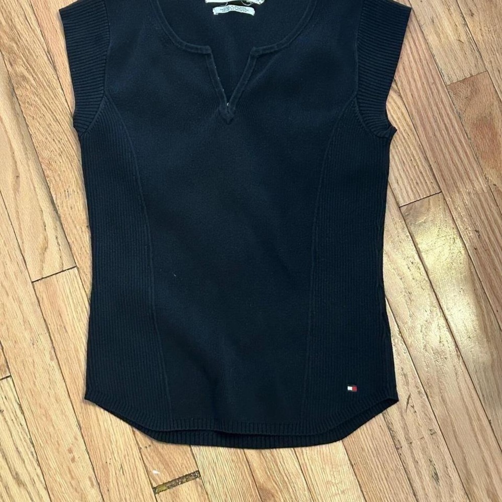 Tommy Hilfiger womens Black Basic Cap Sleeve T Shirt Size‎ Large T41-61
